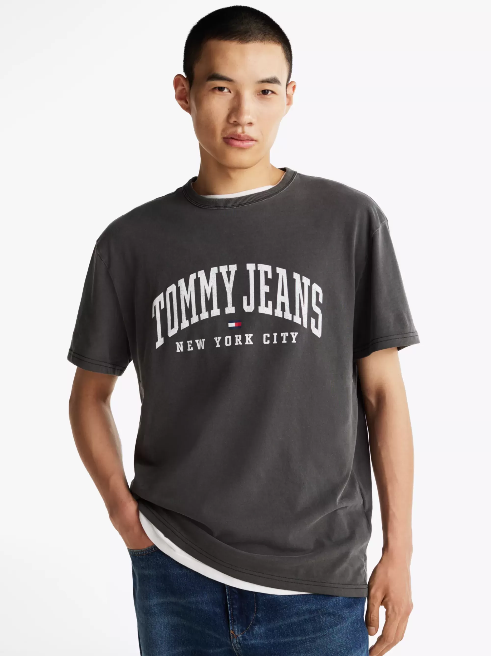 T-Shirts*Tommy Hilfiger T-shirt Met Gewassen Design En Varsity-logo BLACK