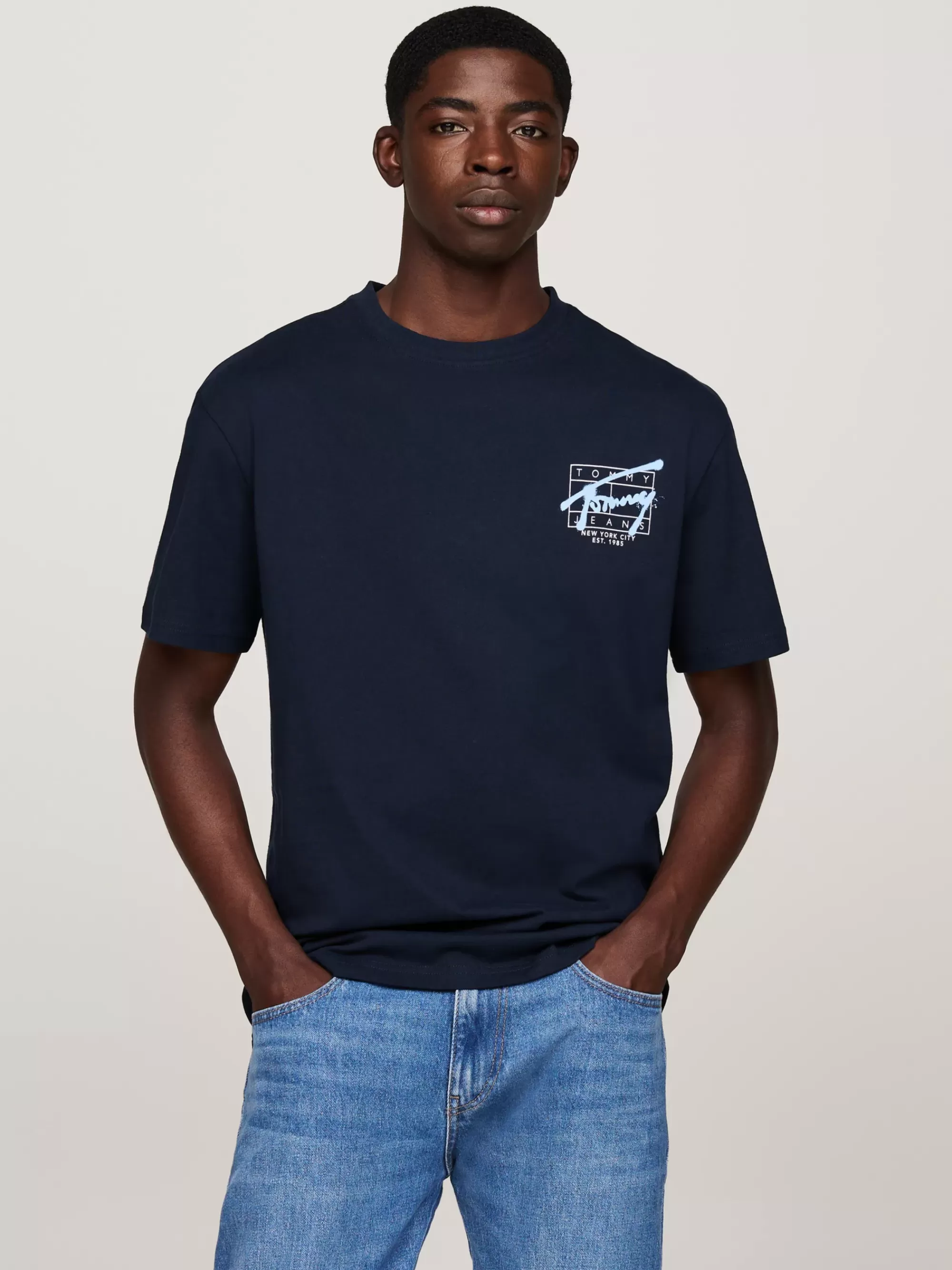 T-Shirts*Tommy Hilfiger T-shirt Met Graffiti-logo Op De Rug DARK NIGHT NAVY