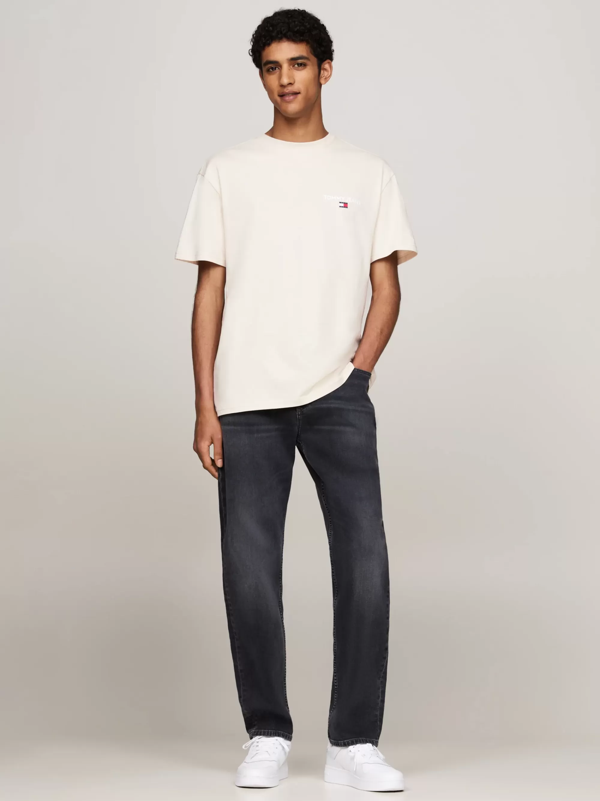 T-Shirts*Tommy Hilfiger T-shirt Met Logo Op De Achterkant NEWSPRINT