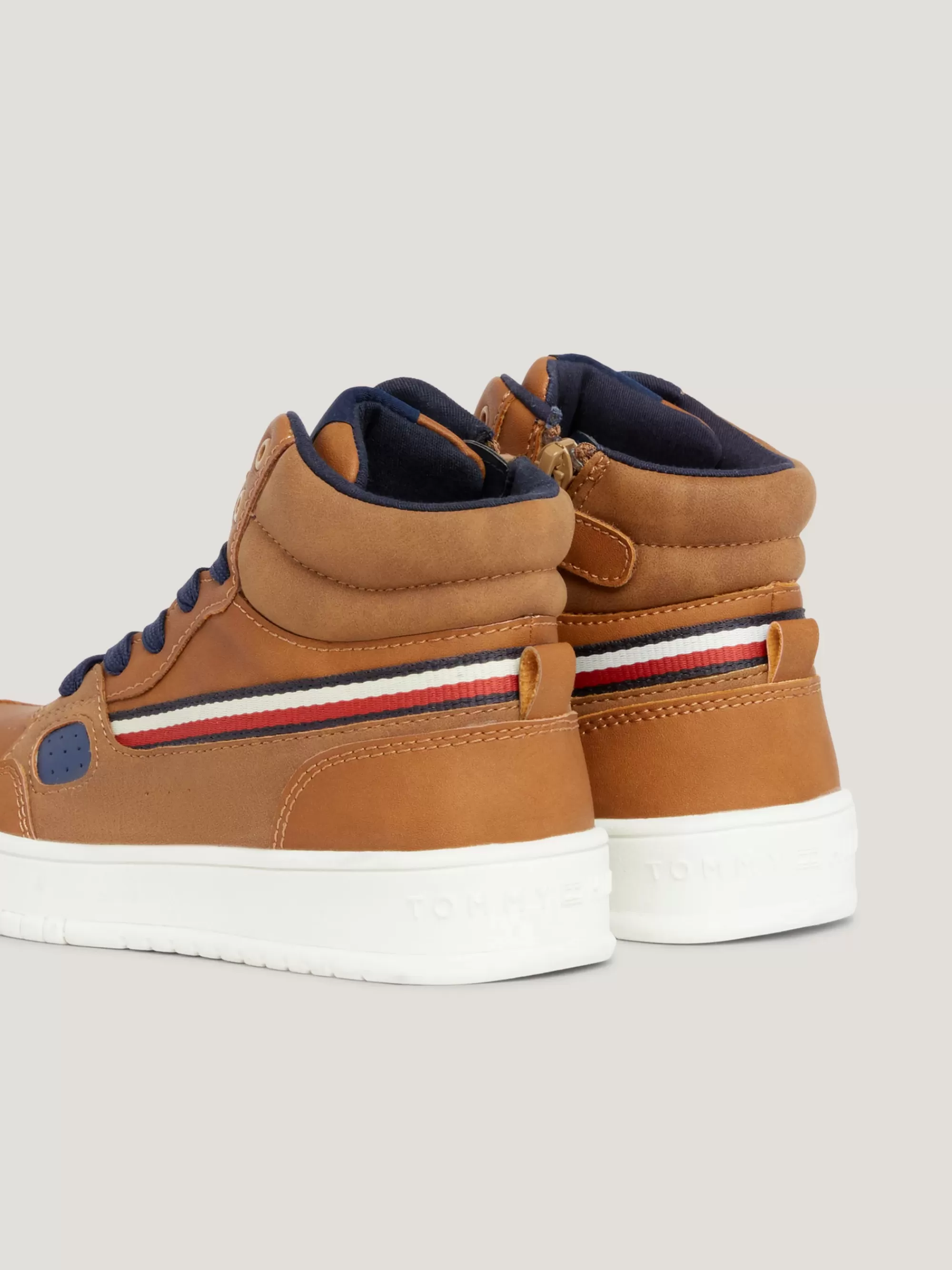 Schoenen & Accessoires | Schoenen & Accessoires*Tommy Hilfiger Uniseks Hoge Sneaker COGNAC
