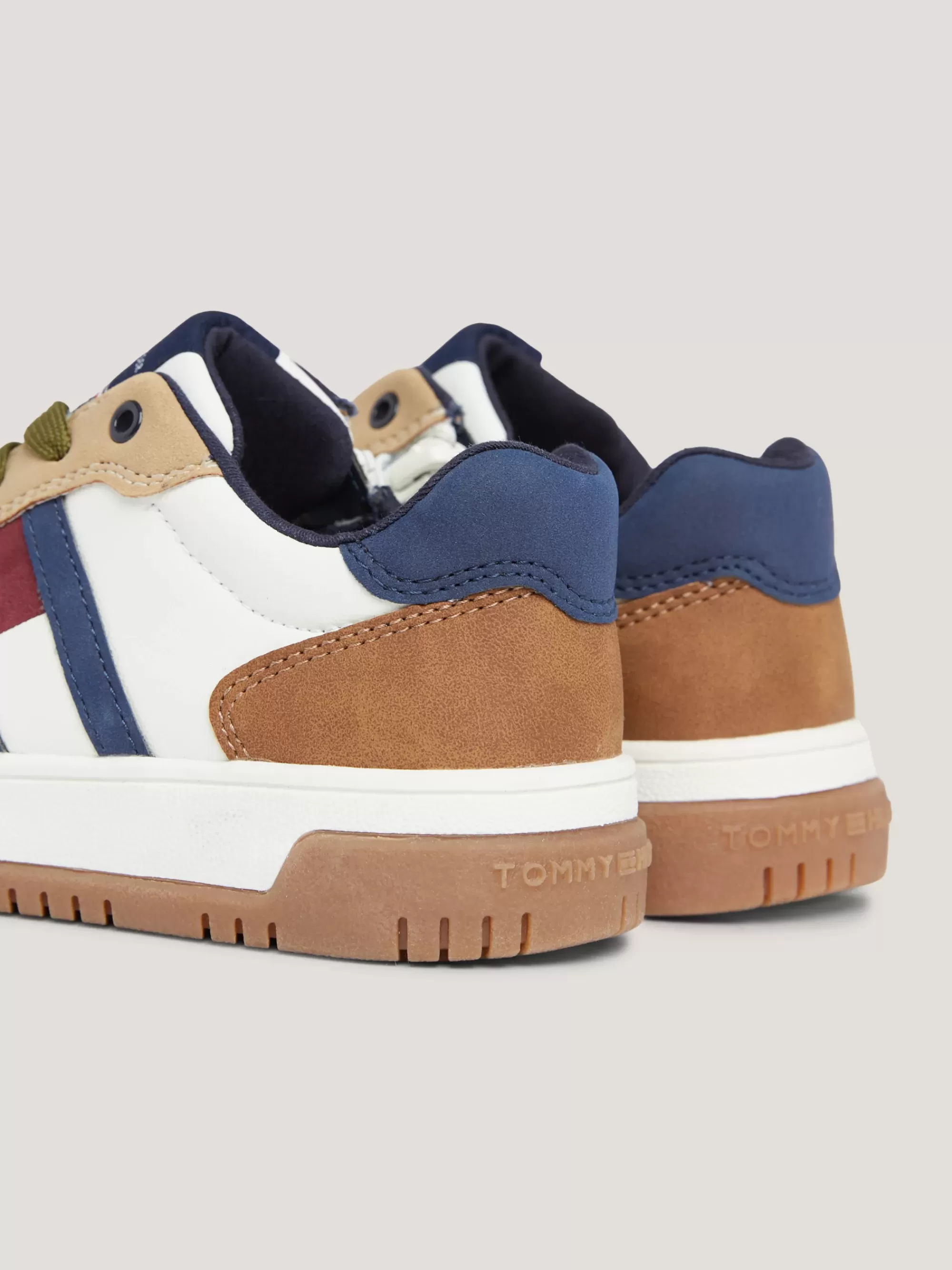 Schoenen & Accessoires | Schoenen & Accessoires*Tommy Hilfiger Uniseks Sneaker Met Vlag OFF WHITE/MULTICOLOR