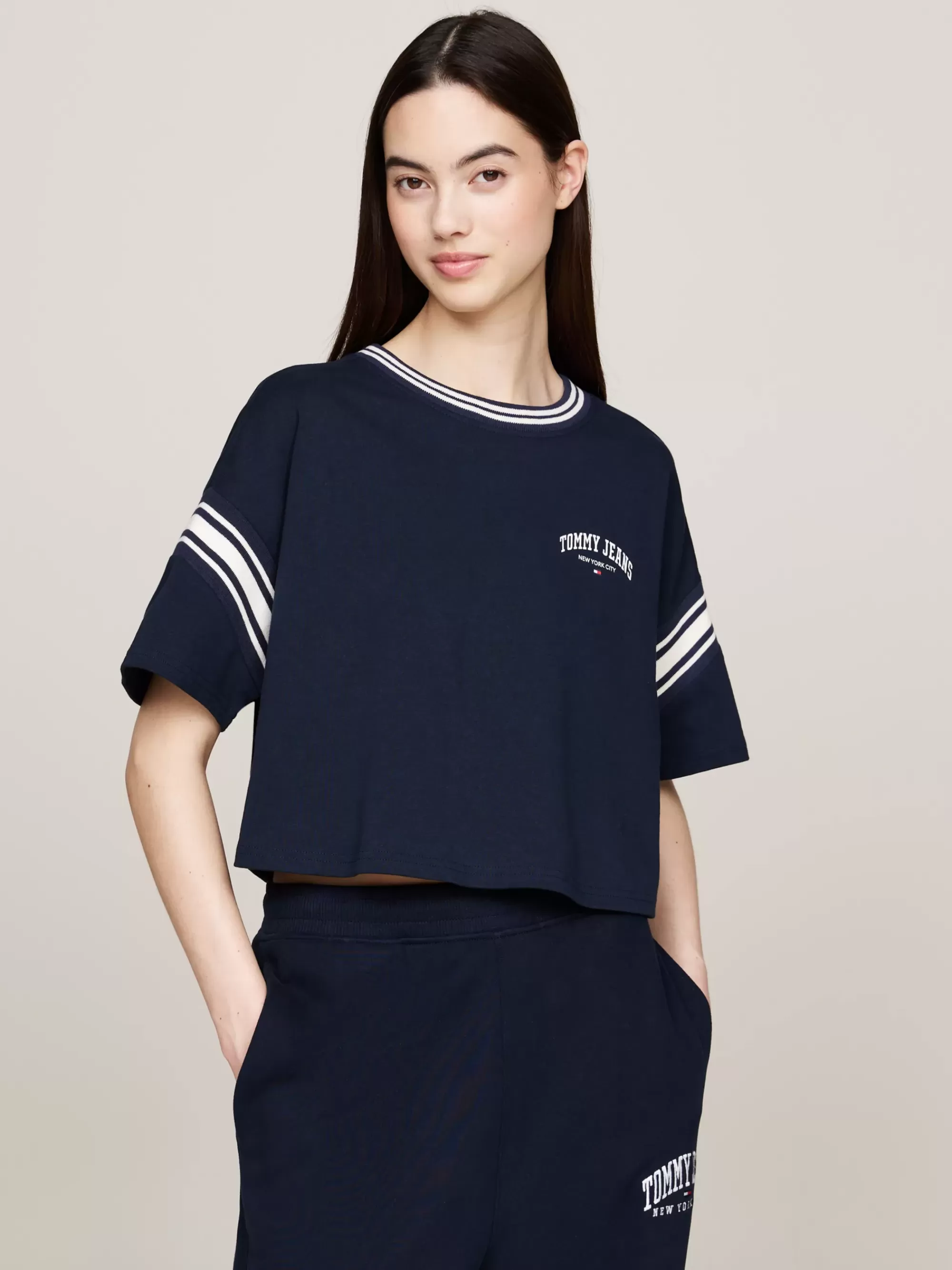 T-Shirts*Tommy Hilfiger Varsity Cropped T-shirt Met Relaxed Fit DARK NIGHT NAVY