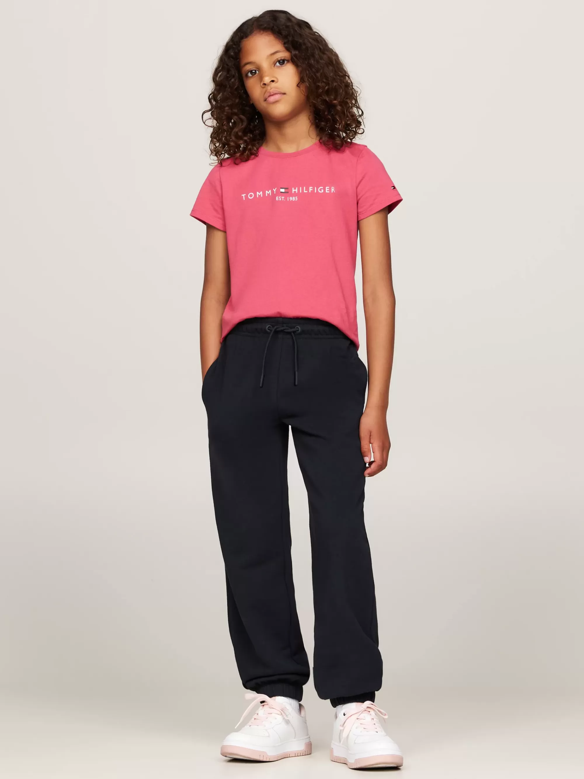 Broeken & Rokken*Tommy Hilfiger Varsity Relaxed Fit Jogger Met Gebogen Logo DESERT SKY