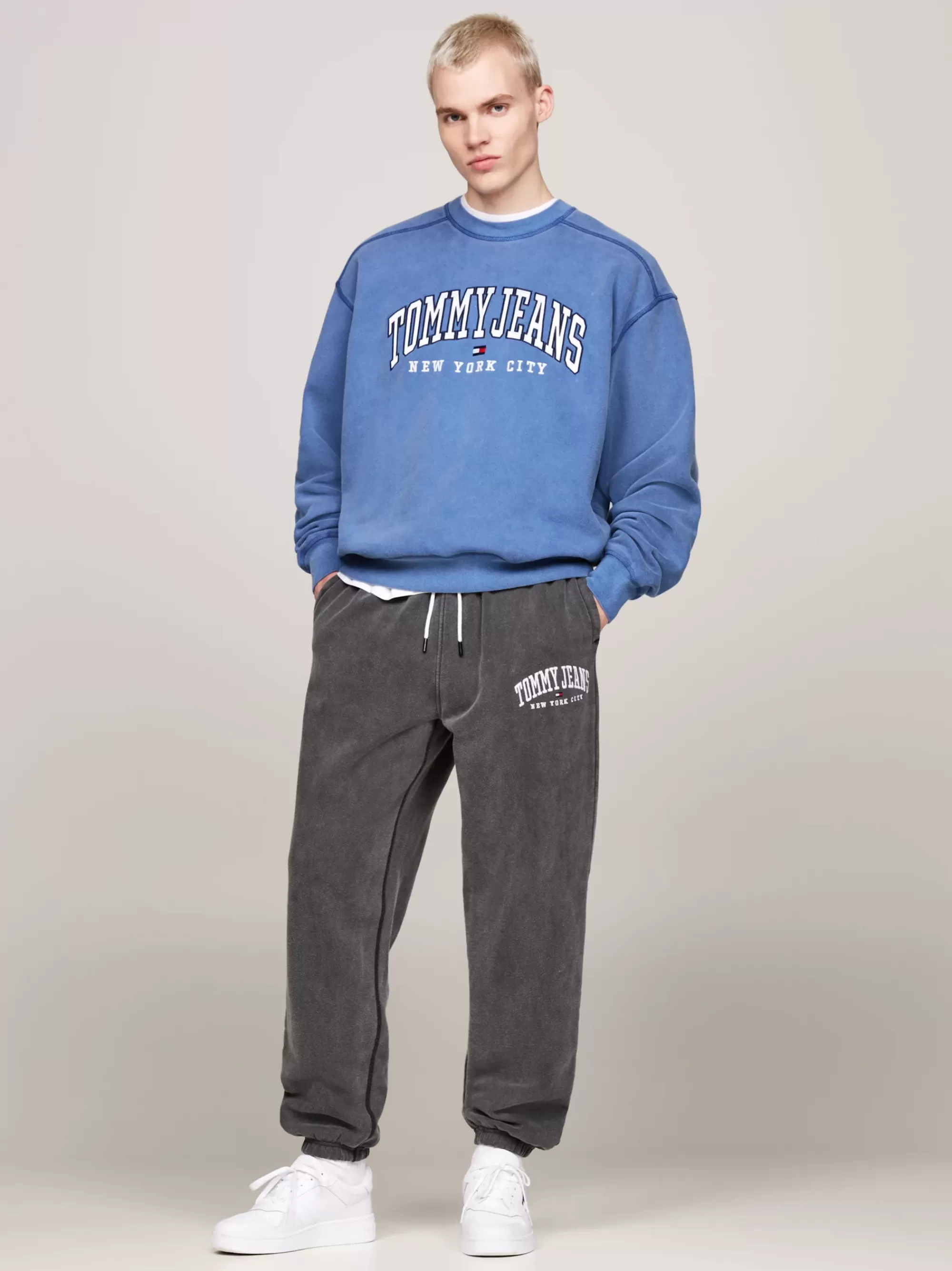 Sweatshirts & Hoodies*Tommy Hilfiger Varsity Relaxed Trui Met Gewassen Finish BRIGHT BLUE