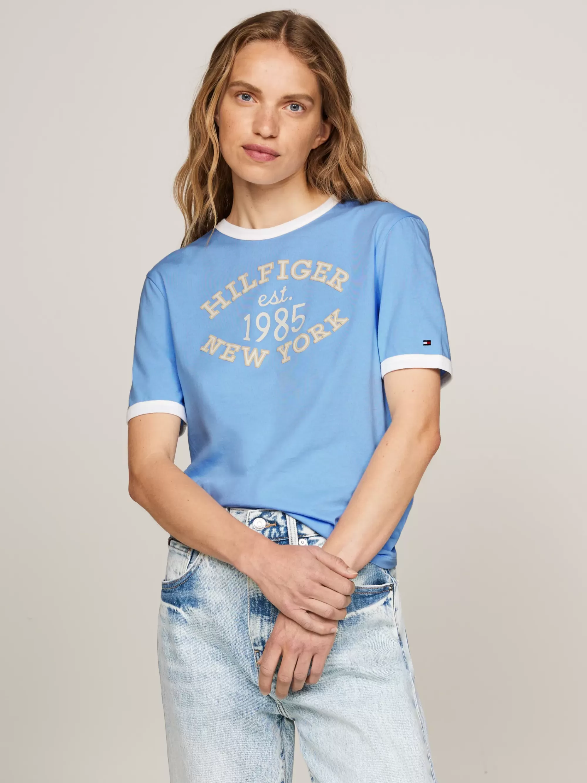 T-Shirts*Tommy Hilfiger Varsity T-shirt Met Logo En Contrastrand VESSEL BLUE