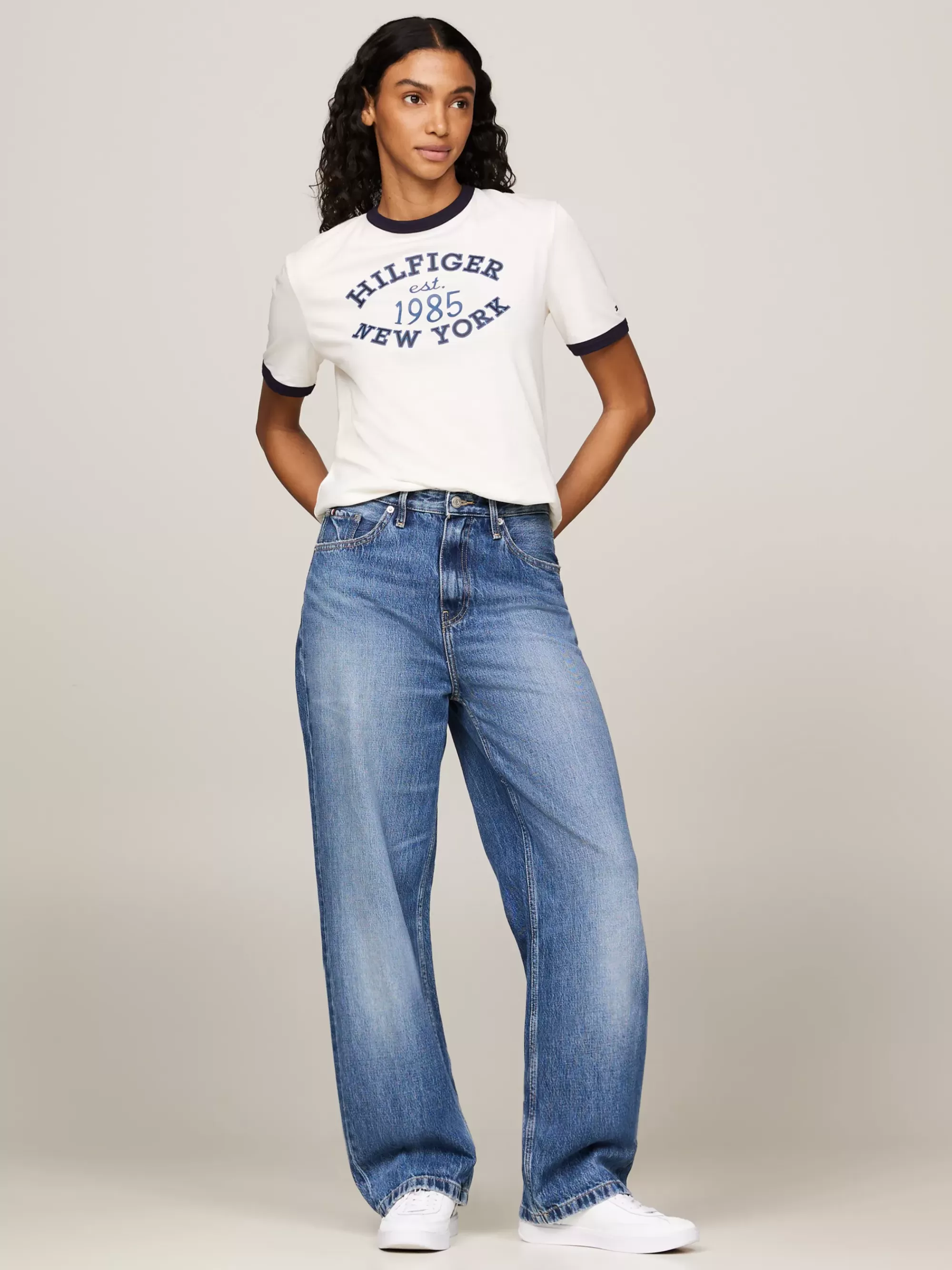 T-Shirts*Tommy Hilfiger Varsity T-shirt Met Logo En Contrastrand ANCIENT WHITE